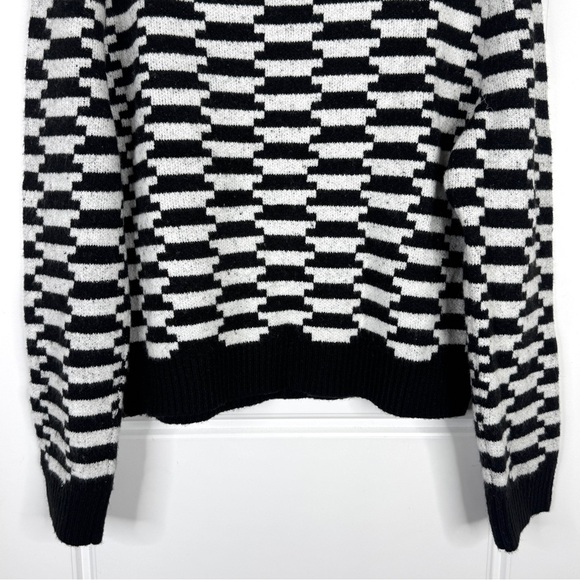 LISA SAYS GAH Emma NEW Crewneck Sweater Black White Checkered Knit NEW Size M/L - Picture 6 of 10